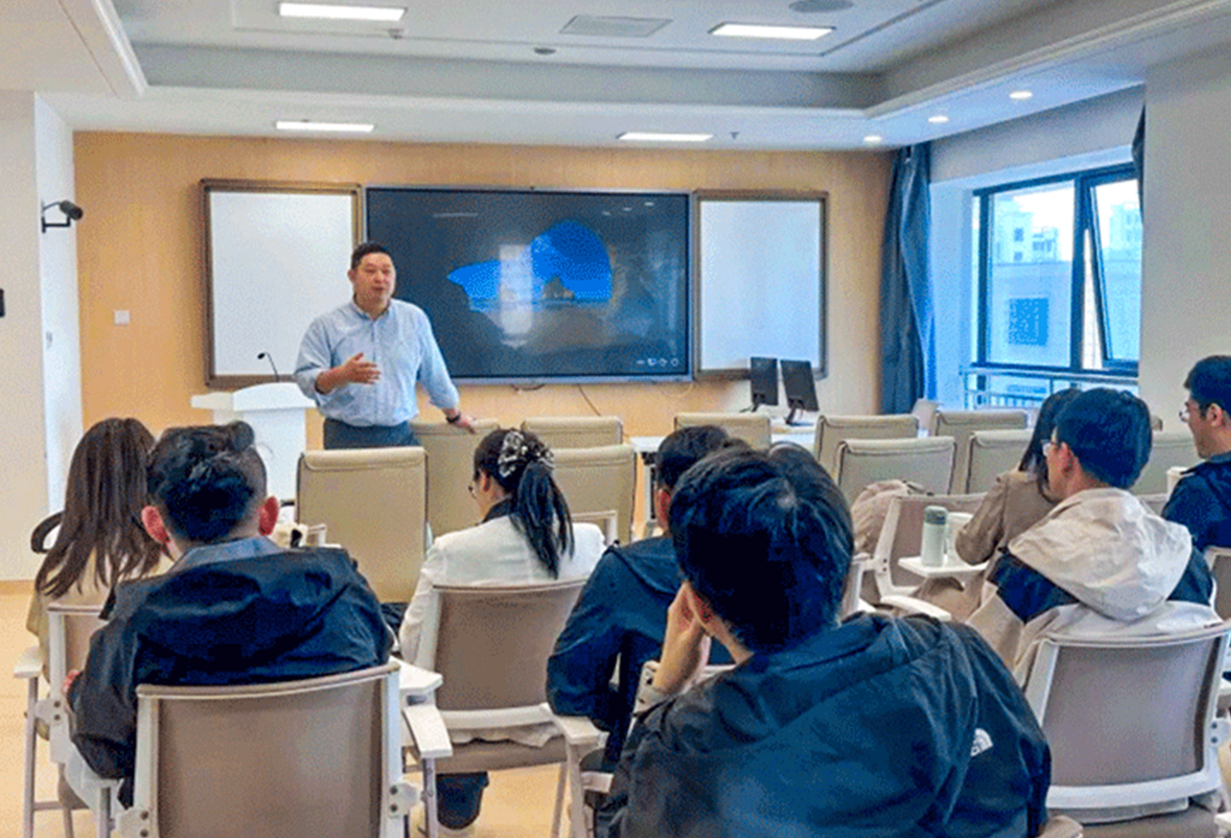 精准赋能，速愈新生｜乐信医疗携手上海市肺科医院圆满举办胸外高水平学术参访活动